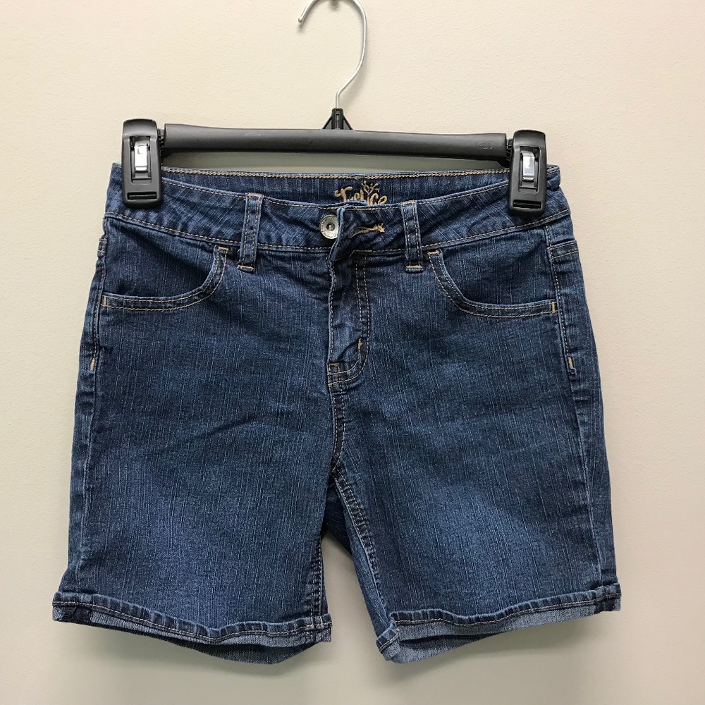 Justice Denim Shorts Girls - SZ - 12, EUC